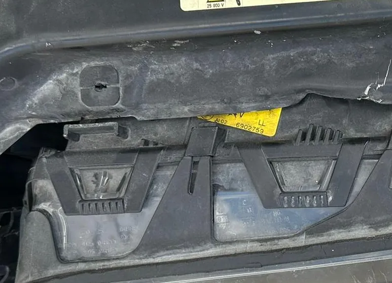 E46 headlight mounts fix