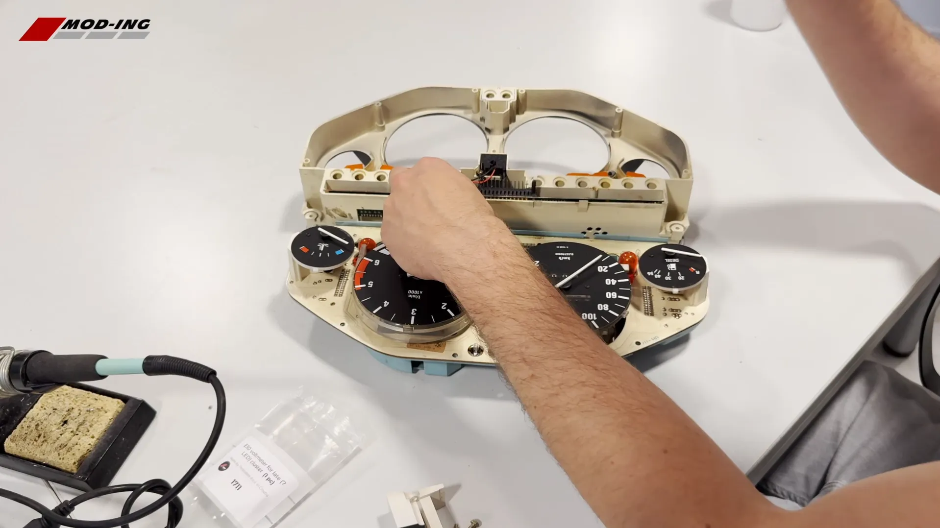 6 e30 router wires of voltmeter