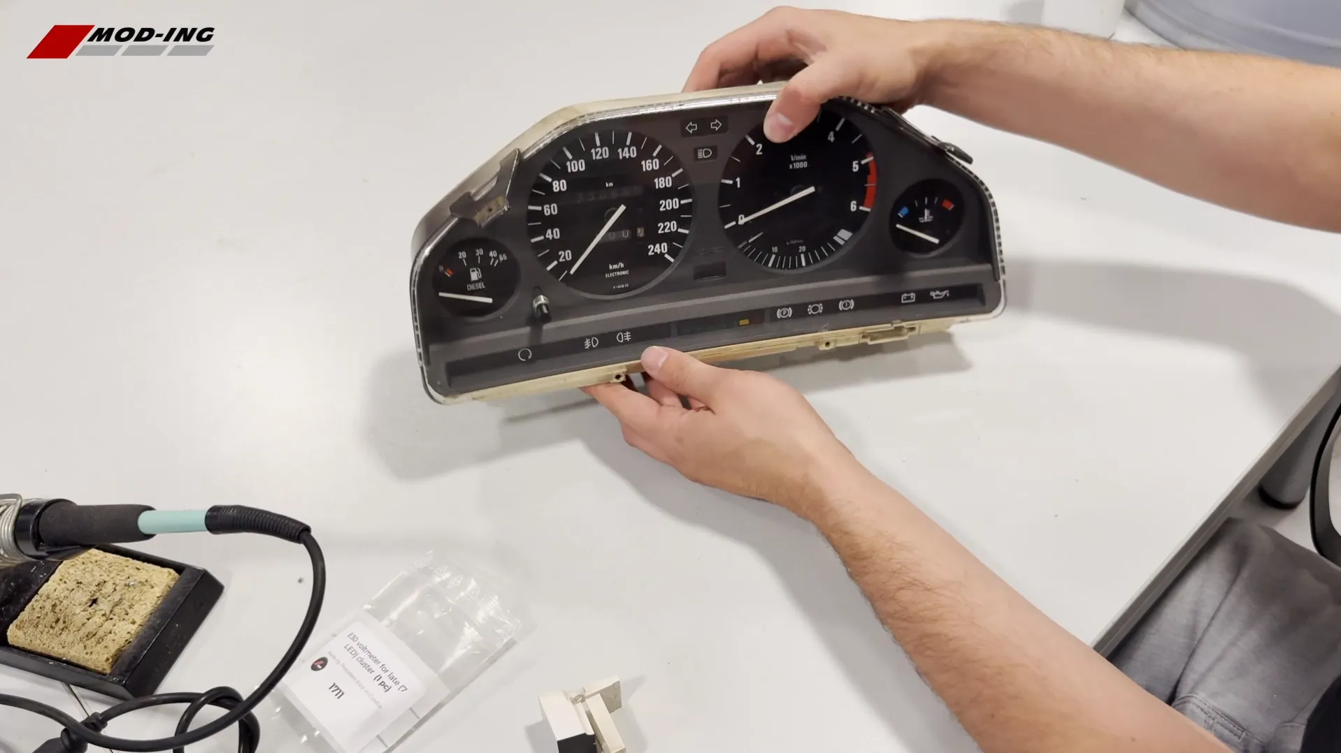 8 e30 instrument cluster addon voltmeter