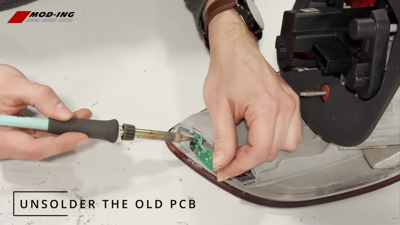 3 e92 inner LED light repair - desolder the fault PCB
